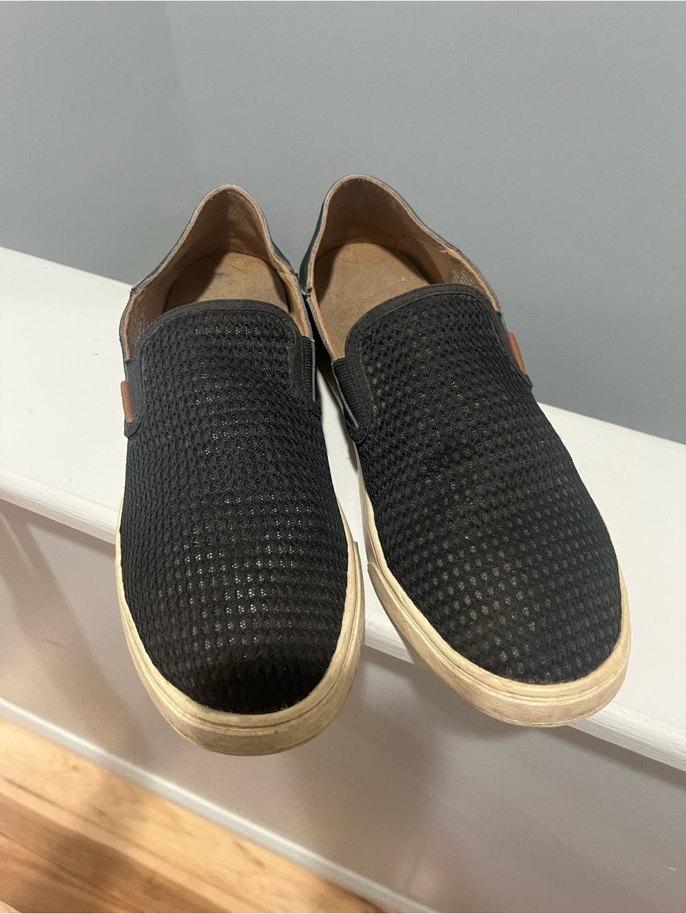 OluKai Pehuea Shoes Women's 8.5 8 1/2 OluKai Black Slip-On Mesh Casual Shoes